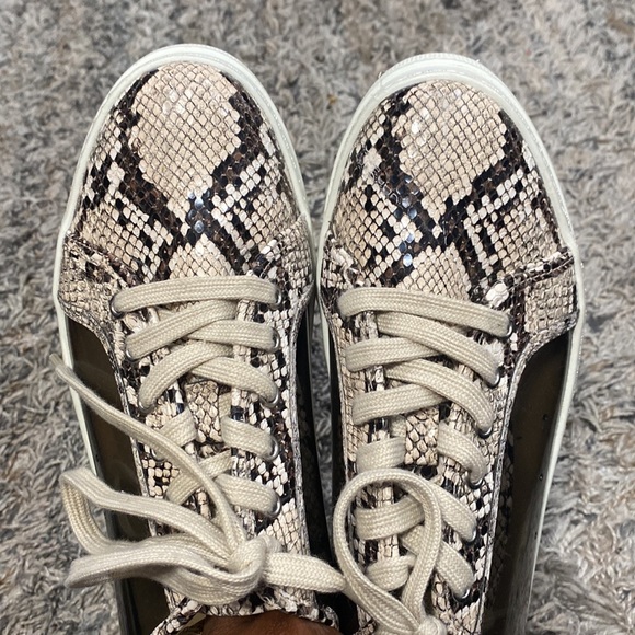 Aldo women’s lace up snake, print sneaker size 8.5 - Picture 5 of 10